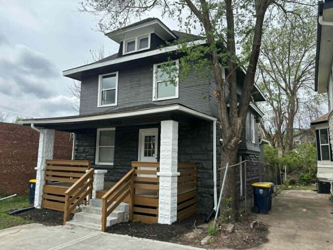 property at 4444 Troost Ave