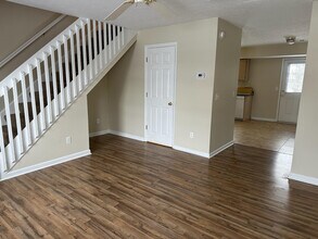 3853 Sugar Creek Dr in Lexington, KY - Building Photo - Building Photo