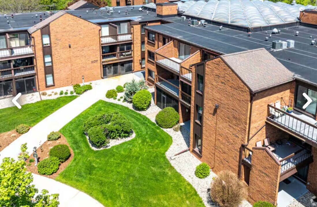 5200 S Tuckaway Blvd, Unit 250C in Greenfield, WI - Building Photo