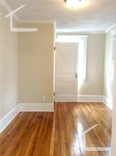32 Irvington Rd, Unit 1 in Somerville, MA - Building Photo - Building Photo