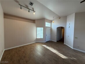 4342 Valley Sage Dr in North Las Vegas, NV - Building Photo - Building Photo