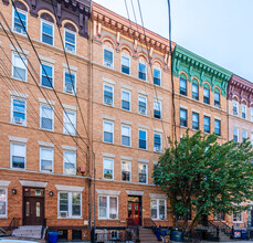 925 Willow Ave in Hoboken, NJ - Building Photo - Primary Photo