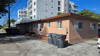 1830 Monroe St in Hollywood, FL - Building Photo