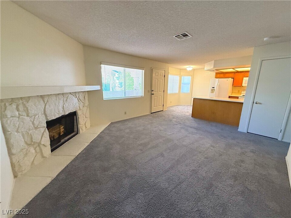 7961 Lions Rock Way in Las Vegas, NV - Building Photo
