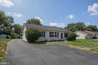 112 Lynmar Ave in Palmyra, PA - Building Photo - Building Photo