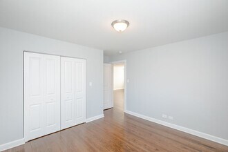 6807 N Ridge Blvd in Chicago, IL - Building Photo - Building Photo