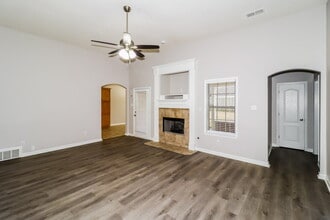 65 Penny Ln in Oakland, TN - Foto de edificio - Building Photo