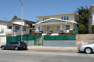 950 S Berendo St in Los Angeles, CA - Building Photo - Building Photo