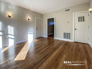 4038 N Ashland, Unit S in Chicago, IL - Foto de edificio - Building Photo