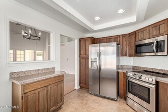 9285 E Sutton Dr in Scottsdale, AZ - Building Photo - Building Photo