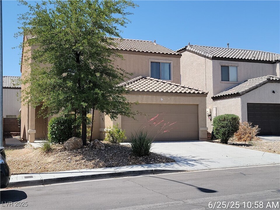 9125 Westchester Hill Ave in Las Vegas, NV - Foto de edificio