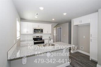 604 E Osage Trce in Rogers, AR - Building Photo - Building Photo