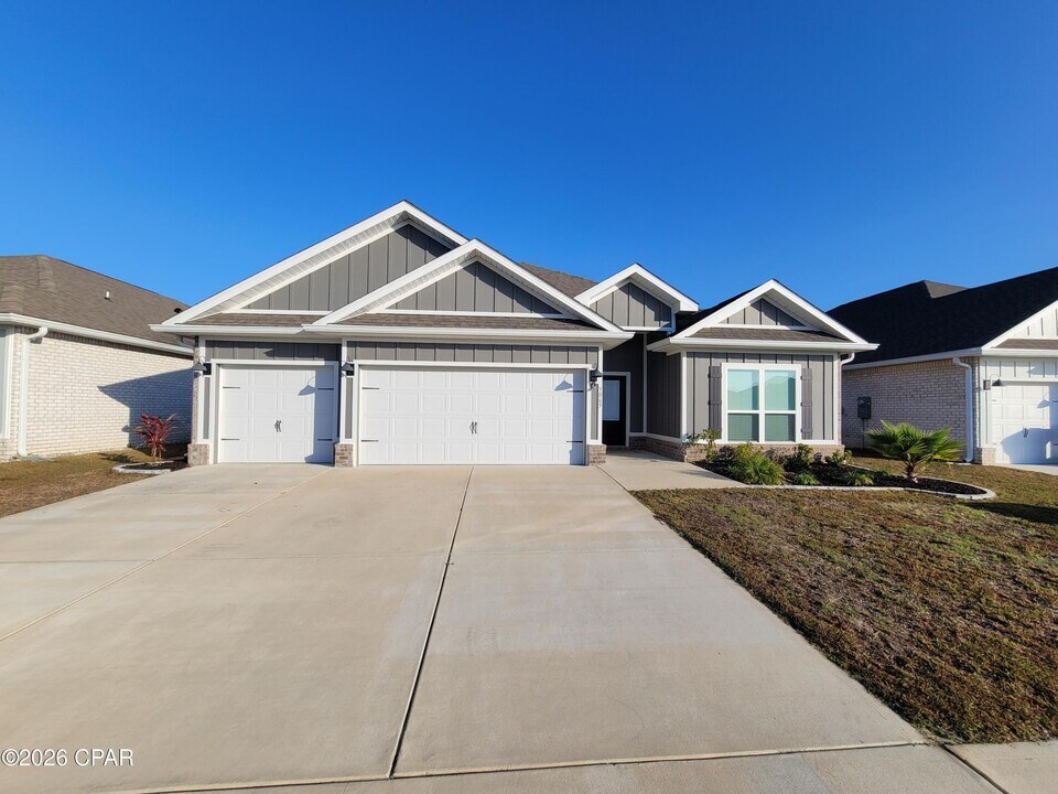 3065 Rachel Pl in Southport, FL - Building Photo