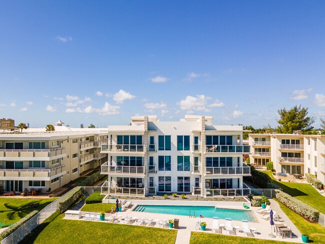 1200 The Ocean in Hillsboro Beach, FL - Building Photo - Building Photo