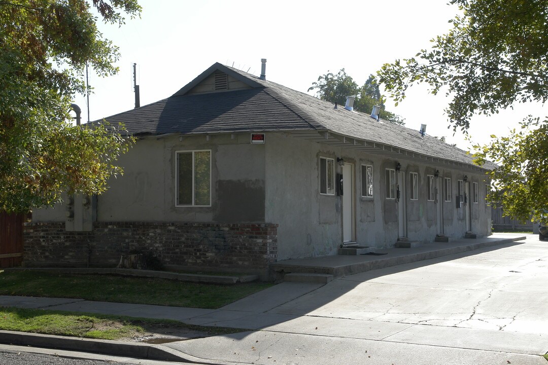 1690 Fir Ave in Atwater, CA - Building Photo