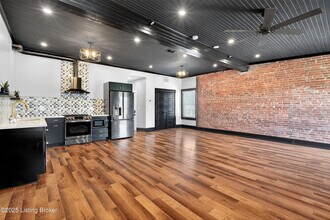 1529 W Market St in Louisville, KY - Building Photo - Building Photo