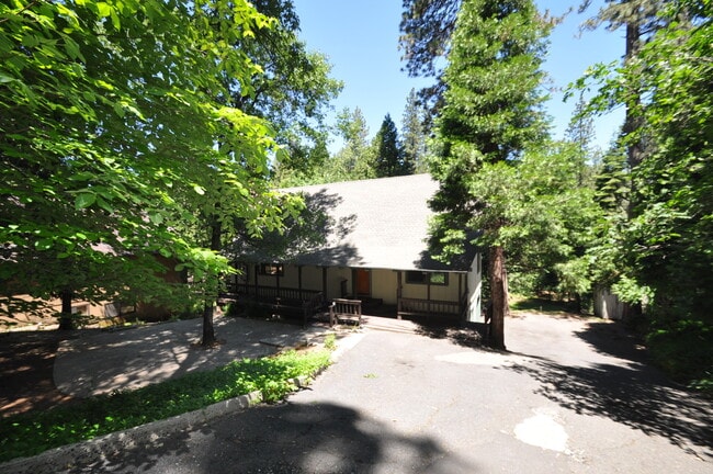 23660 Ontario Dr in Twain Harte, CA - Building Photo - Building Photo
