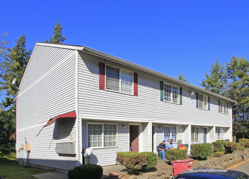 Highland Townhomes in Everett, WA - Building Photo