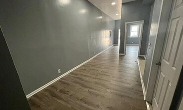 11 Straight St, Unit 7A in Paterson, NJ - Building Photo - Building Photo