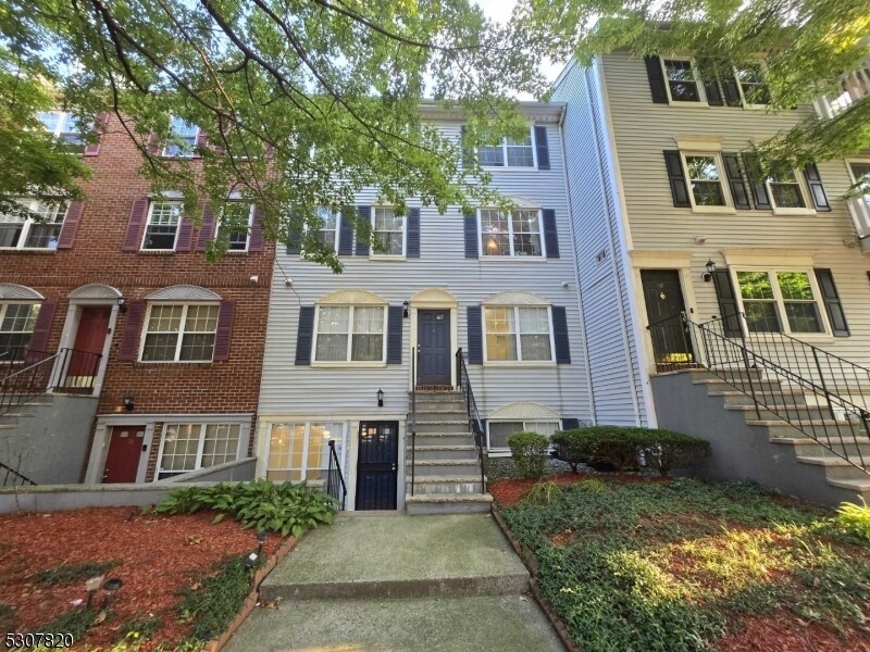 62 S Orange Ave in Newark, NJ - Building Photo