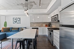 25 Oxley St in Toronto, ON - Building Photo
