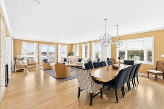 176 Beach Ln in Westhampton Beach, NY - Building Photo - Building Photo