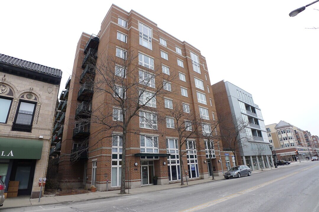 811 Chicago Ave in Evanston, IL - Building Photo