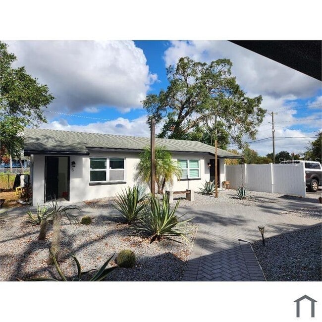 property at 11740 N 17th St