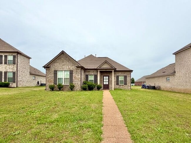 340 Azalea Dr in Somerville, TN - Building Photo - Building Photo