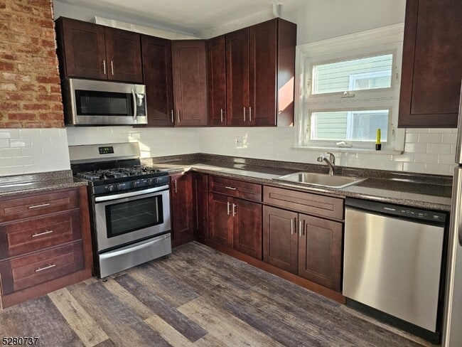 271 Davis Ave in Kearny, NJ - Building Photo - Building Photo