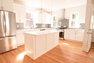 8 Brookside Ave, Unit 1 in Boston, MA - Building Photo