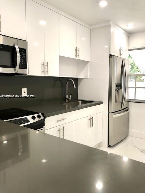 413 SW 4th Terrace in Hallandale Beach, FL - Building Photo - Building Photo