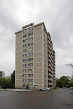 Sandringham House in Toronto, ON - Building Photo - Building Photo