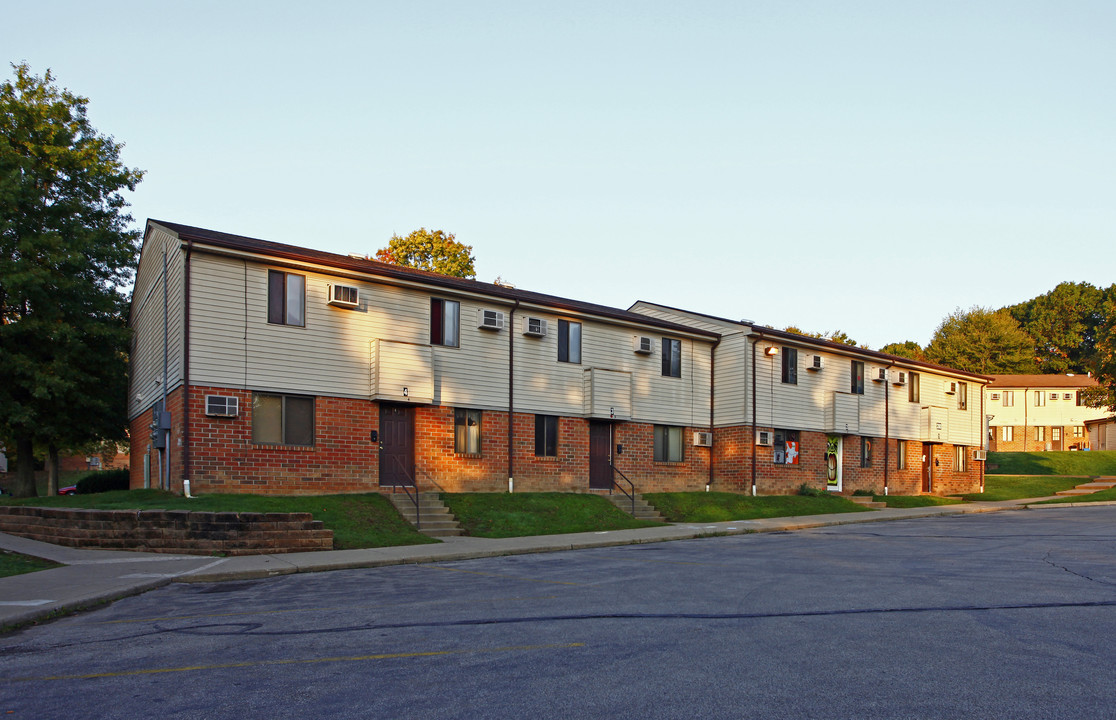 Orange Village in Hermitage, PA - Building Photo