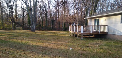 211 Ash Ln in Annapolis, MD - Foto de edificio - Building Photo