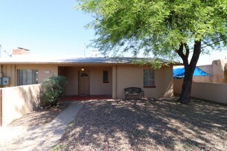 2831 E Edison St in Tucson, AZ - Building Photo - Building Photo