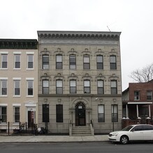 102 Patchen Ave in Brooklyn, NY - Building Photo - Building Photo