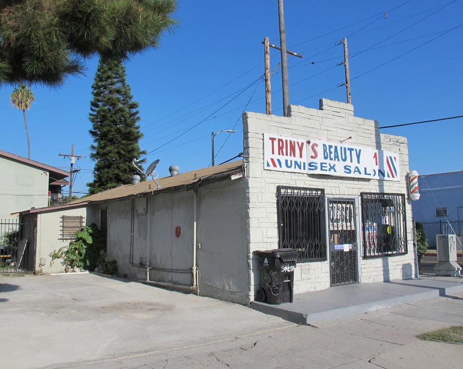 7601 S Main St in Los Angeles, CA - Building Photo