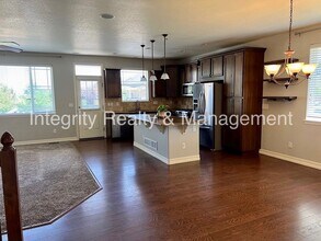 6407 S Oak Hill Cir in Aurora, CO - Building Photo - Building Photo