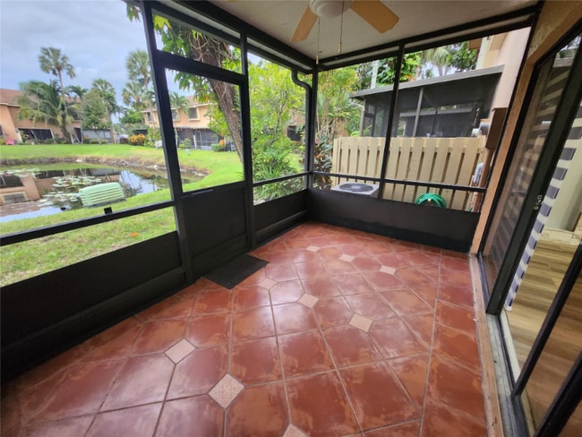 2853 Carambola Cir N in Coconut Creek, FL - Foto de edificio - Building Photo