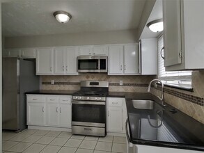 19910 Faye Oaks Dr in Humble, TX - Building Photo - Building Photo