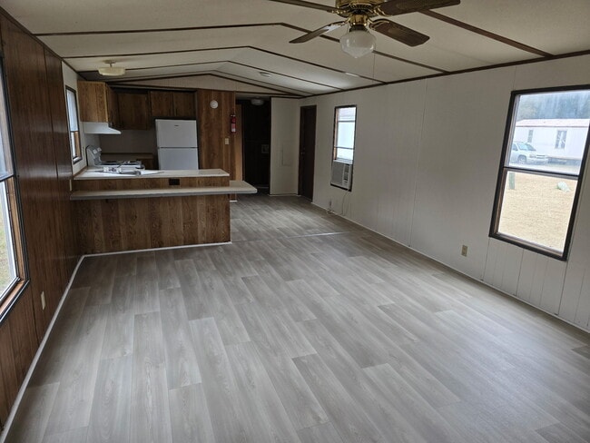 472 Ruben Wells Rd in Hinesville, GA - Foto de edificio - Building Photo