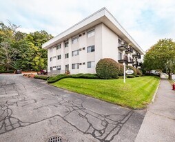 250 Nesmith St, Unit 10 in Lowell, MA - Building Photo