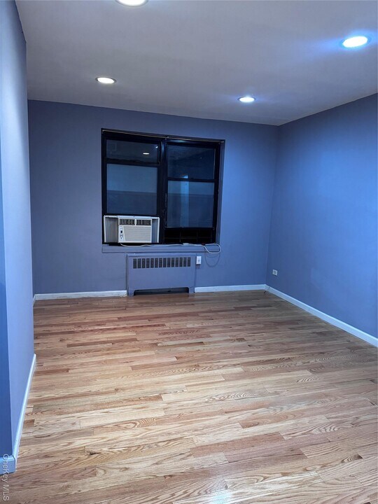 44-10 Macnish St in Queens, NY - Building Photo