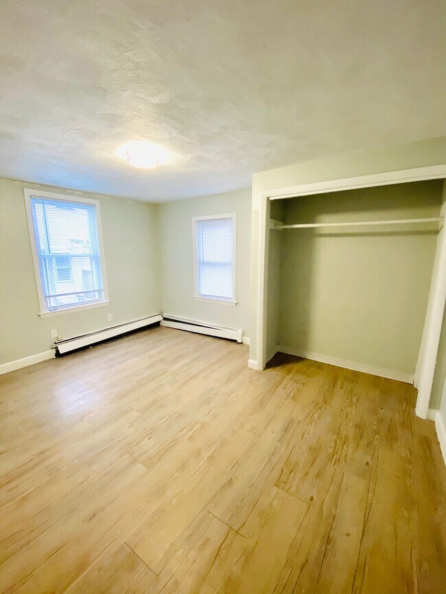 49 Cottage St in Boston, MA - Building Photo - Building Photo