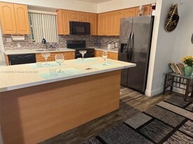 2452 Madison St in Hollywood, FL - Building Photo