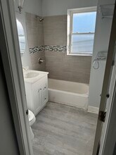 843 E Marquette Rd, Unit 1 in Chicago, IL - Building Photo - Building Photo