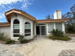 12 La Cam Rd in Thousand Oaks, CA - Building Photo - Building Photo