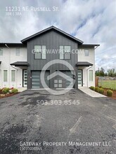 11231 NE Russell St in Portland, OR - Foto de edificio - Building Photo