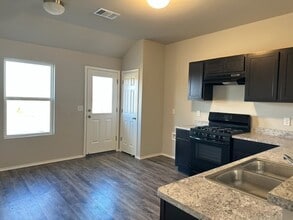 411 SE 5th Ter in Newcastle, OK - Building Photo - Building Photo